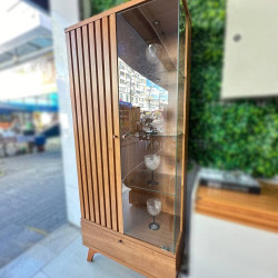 Cristaleira Versatilis c/ 1 Porta 1 Gaveta  - Naturalle