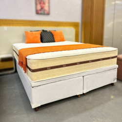 Colchão Royal Queen c/ Molas Ensacadas 32X198X158 - Bege + Base Box QUEEN Bau Bipartido - 158 - Branca Colchão Royal Queen c/ Molas Ensacadas 32X198X158 - Bege + Base Box QUEEN Bau Bipartido - 158 - Branca