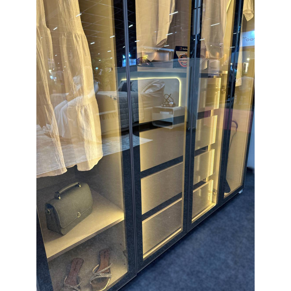 Guarda Roupa Casal com 6 Portas Reflecta com Pés com Led Innova - Off White