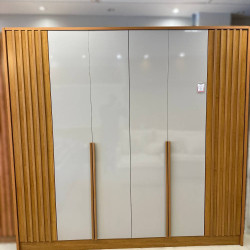 Guarda Roupa Casal Guarani c/ 6 Portas 4 Gavetas - Cinamomo/Off White Guarda Roupa Casal Guarani c/ 6 Portas 4 Gavetas - Cinamomo/Off White