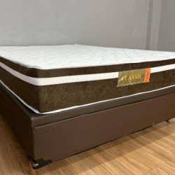 Base Baú Carioca Casal Courino - Marrom + Colchão Classic Casal com Molas Ensacadas 22x188x138cm