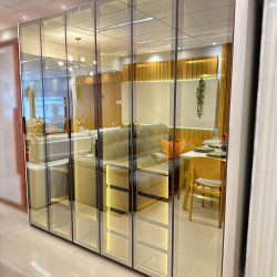 Guarda Roupa Casal com 6 Portas Reflecta com Pés com Led Innova - Off White