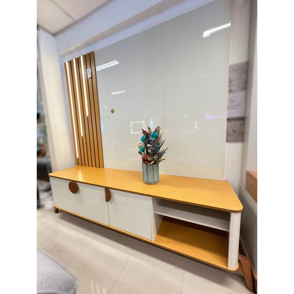Rack Buriti 1.8 com Painel Boto 1.8 para TVs até 70 ″  c/ Led - Off White/Nature