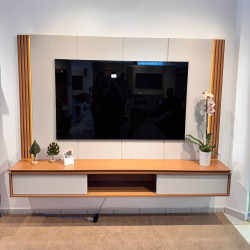 Home Suspenso Loa para Tvs até 75" - Off White Matte / Freijó Home Suspenso Loa para Tvs até 75" - Off White Matte / Freijó