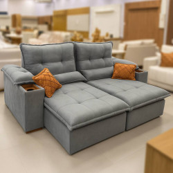 Sofá Lacoste Retrátil e Reclinável C/ Porta Copo 2,10m - Veludo Cinza Sofá Lacoste Retrátil e Reclinável C/ Porta Copo 2,10m - Veludo Cinza