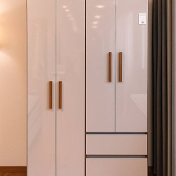 Guarda Roupa Oregon c/ 4 Portas e 2 Gavetas - Cinamomo/Off White Guarda Roupa Oregon c/ 4 Portas e 2 Gavetas - Cinamomo/Off White