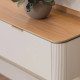 Painel Ferrara para Tvs até 70″ – Canela / Off White Fosco