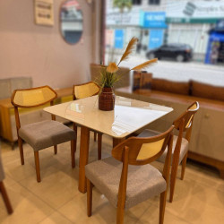 Mesa de Jantar Pedro 90x90 c/ 4 Cadeiras Itaipava Linho Cinza - Mel / Off White