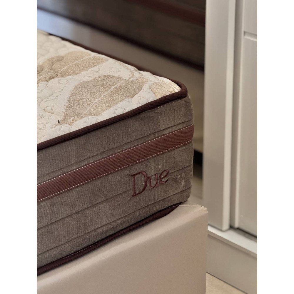 Colchão Due Casal com Molas Ensacadas 26x188x138cm + Base Cama Box Casal Courino - Bege