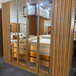 Guarda Roupa Milão Casal 4 Portas Reflecta 2 Portas Ripadas 6 Gavetas - Nature 