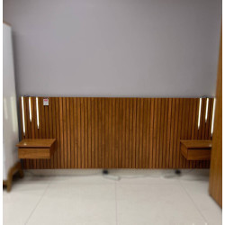 Cabeceira Casal/Queen Ripada Lyon com 2 Mesas de Cabeceiras e Led - Naturalle