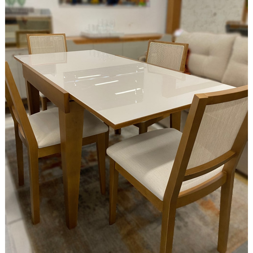 Conjunto de Sala de Jantar com Mesa e Quatro Cadeiras Marrons - Larshopping