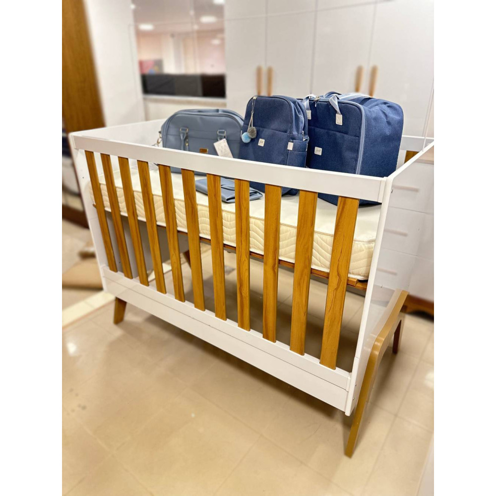 Berço Mini Cama Retrô Guti - Móveis Peroba - Branco Brilho / Amêndoa