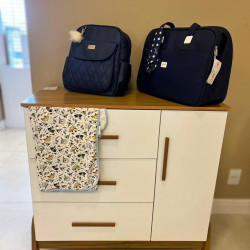 Cômoda Retrô Guti c/ 1 Porta e 3 Gavetas - Móveis Peroba - Branco Brilho / Amêndoa